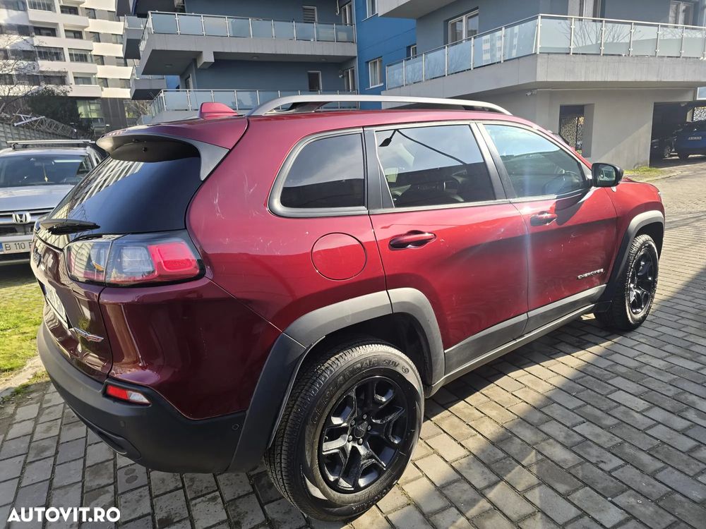 Jeep Cherokee - 9