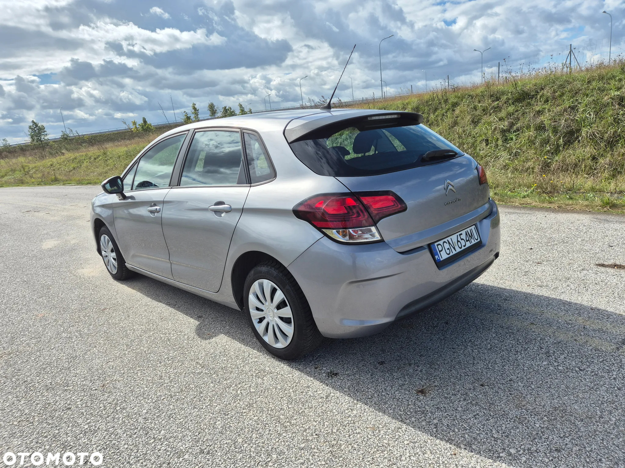 Citroën C4 BlueHDi 100 Selection - 4