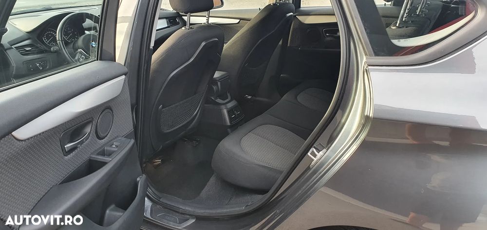 BMW Seria 2 216d Sport Line - 9