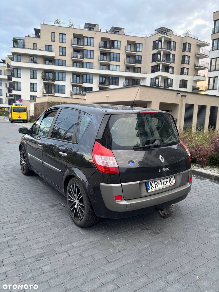 Renault Scenic 2.0 Confort Privilege - 3