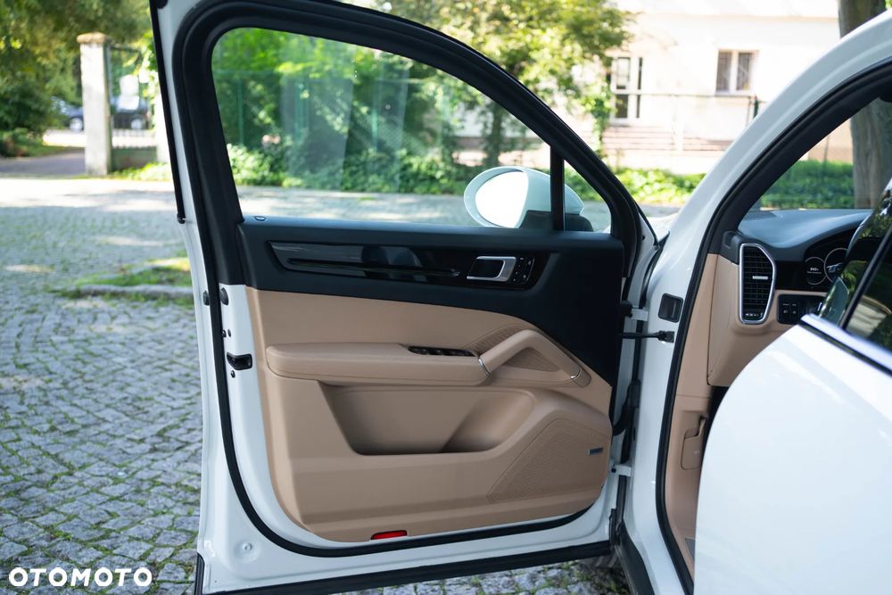 Porsche Cayenne Standard - 13