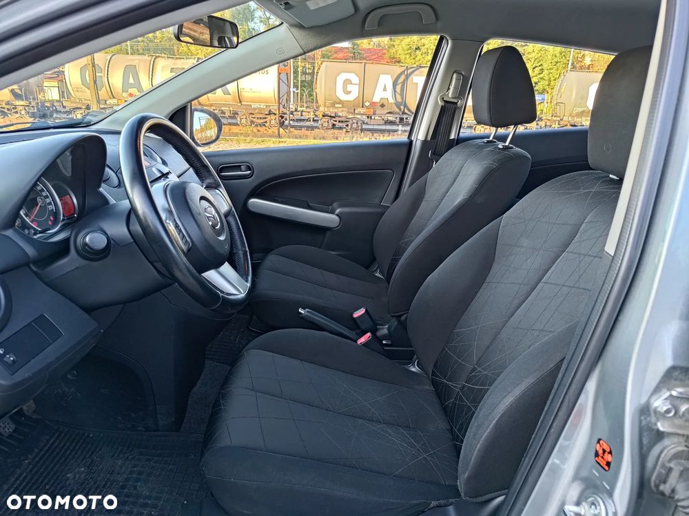 Mazda 2 - 18