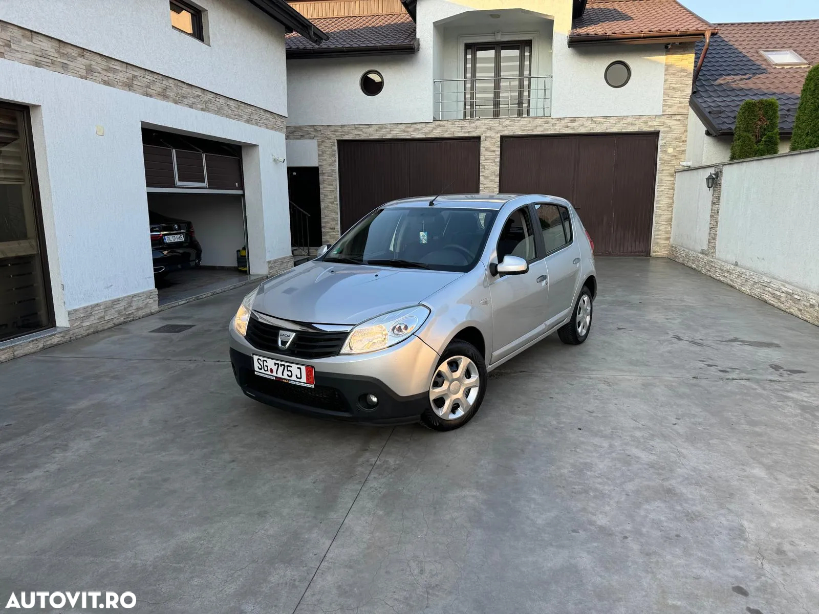 Dacia Sandero 1.6 MPI Laureate - 3