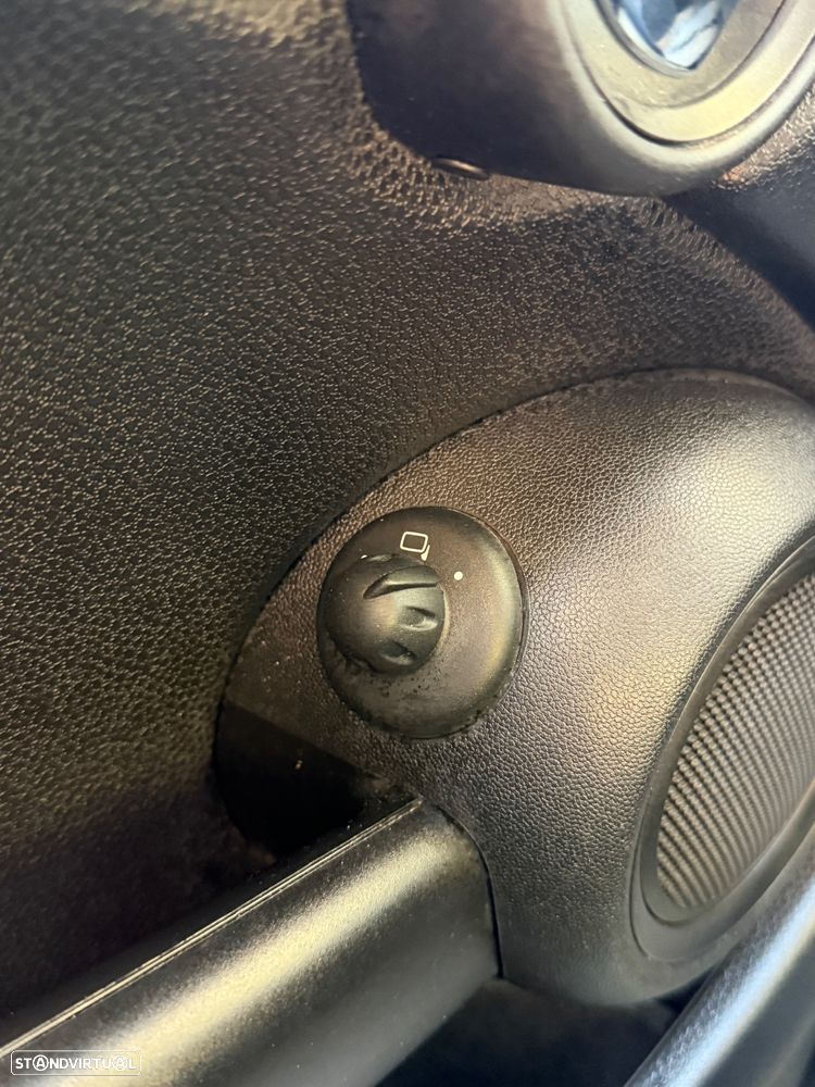 MINI 3 Portas Cooper D - 16