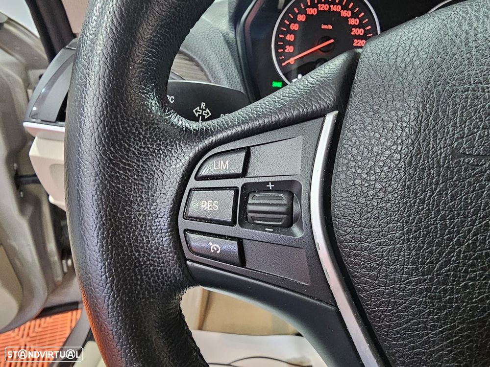 BMW 220 - 15