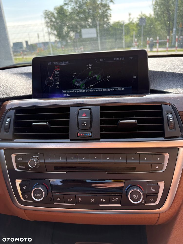 BMW Seria 3 335i xDrive - 12