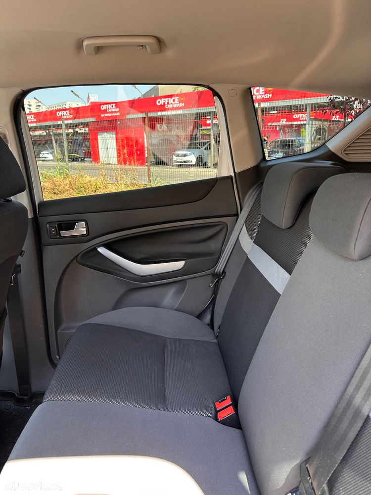 Ford Kuga 2.0 TDCi 4WD Titanium - 20