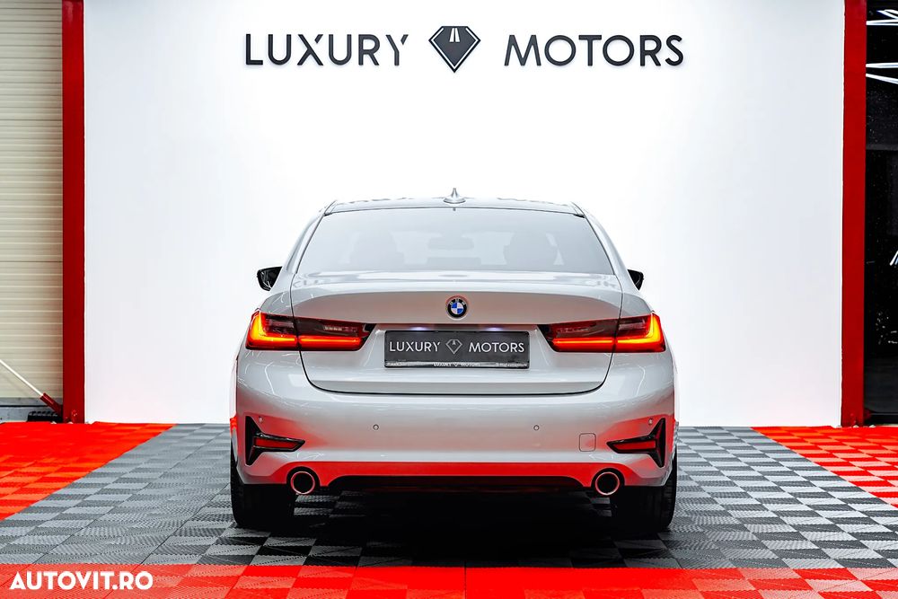 BMW Seria 3 318i Aut. Luxury Line - 21