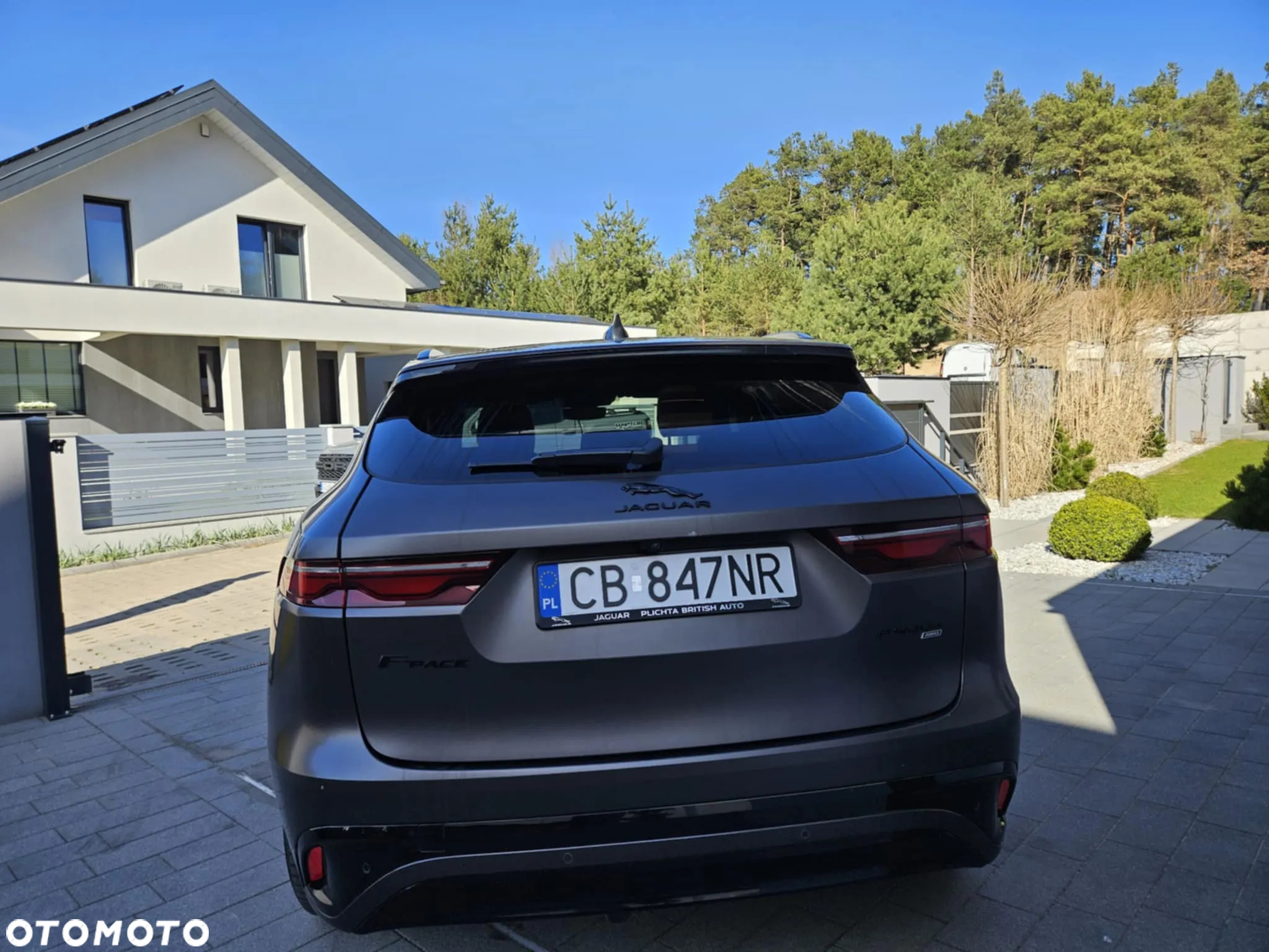 Jaguar F-Pace 2.0 P400e PHEV AWD R-Dynamic Black - 2