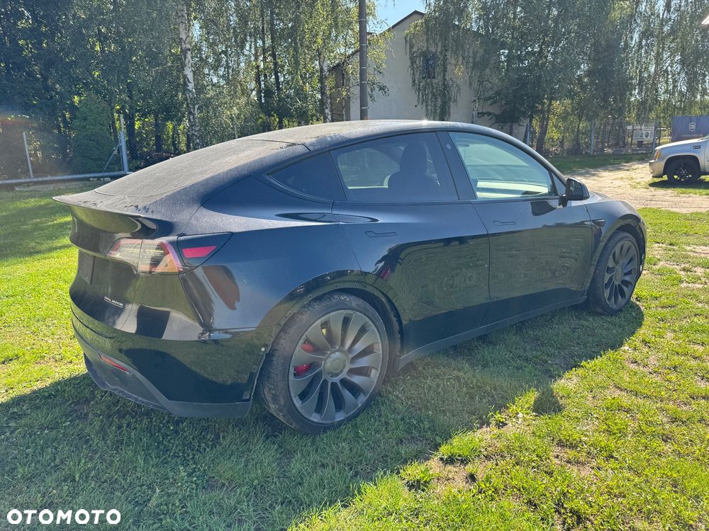 Tesla Model Y Performance Dual Motor AWD - 6