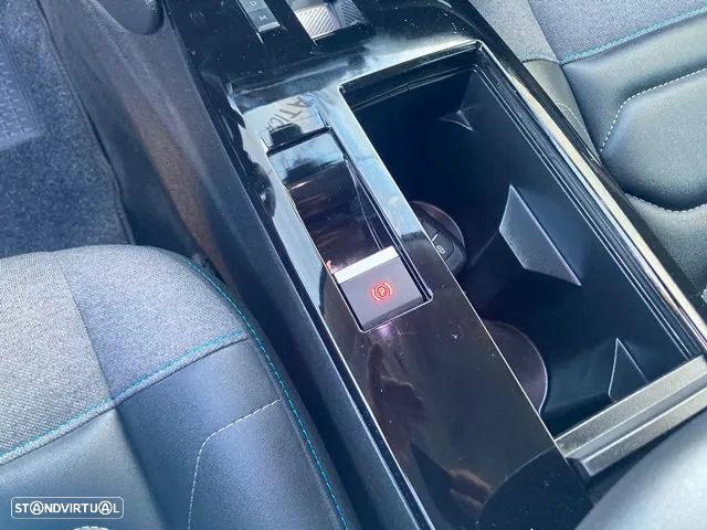 Citroën C4 PureTech 130 Stop&Start EAT8 SHINE - 33