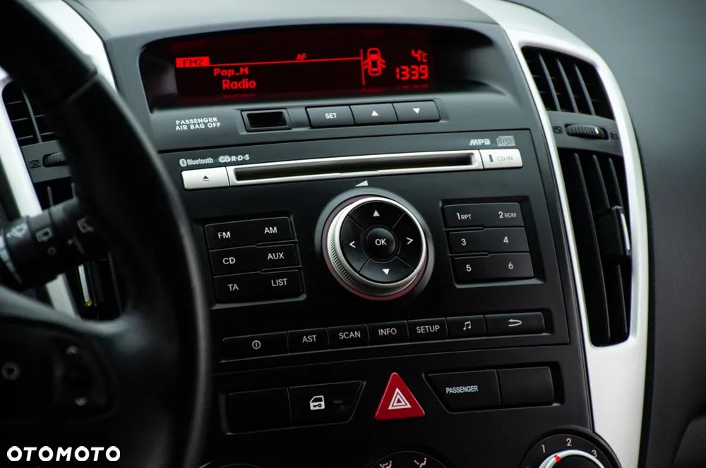 Kia Ceed 1.4 CVVT LX - 30