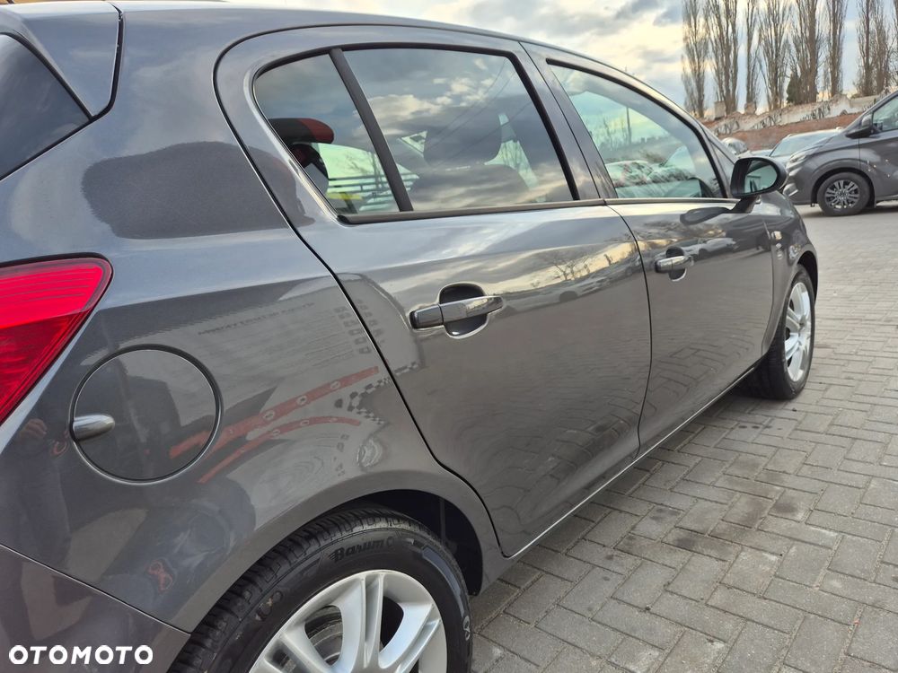 Opel Corsa 1.4 16V Satellite - 23