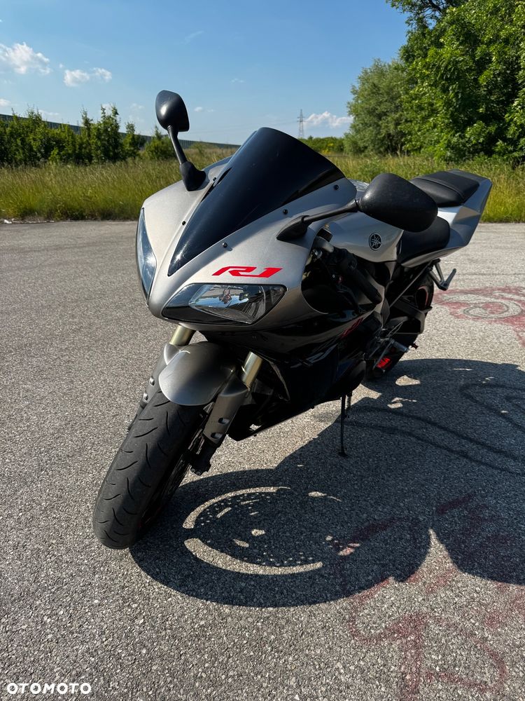 Yamaha R1 - 5