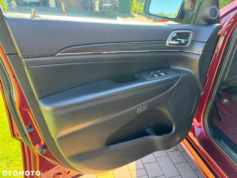 Jeep Grand Cherokee - 9