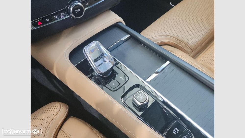 Volvo XC 90 2.0 T8 PHEV Ultra Dark AWD - 22