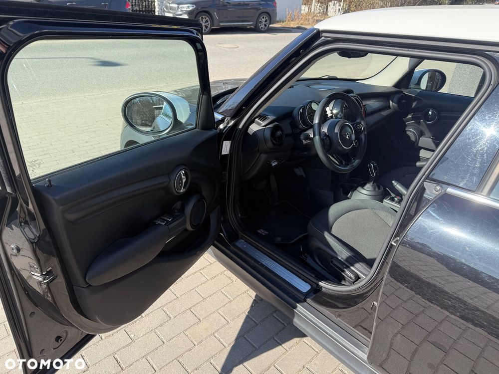 MINI Cooper Standard - 10