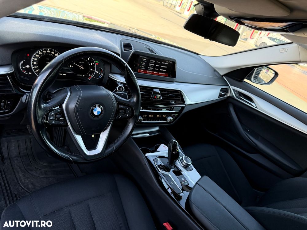 BMW Seria 5 530i xDrive AT - 17