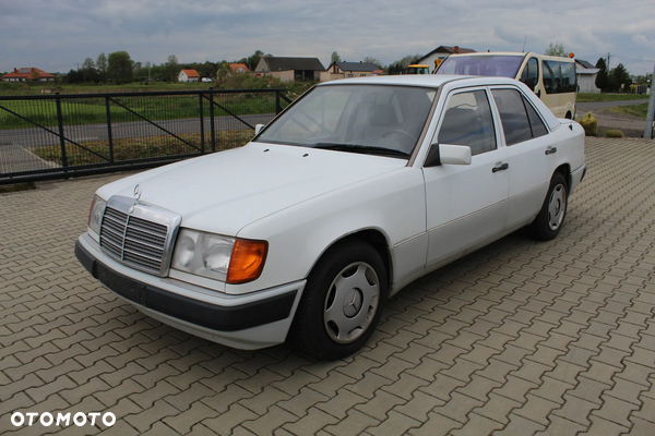 Mercedes-Benz W124 (1984-1993)