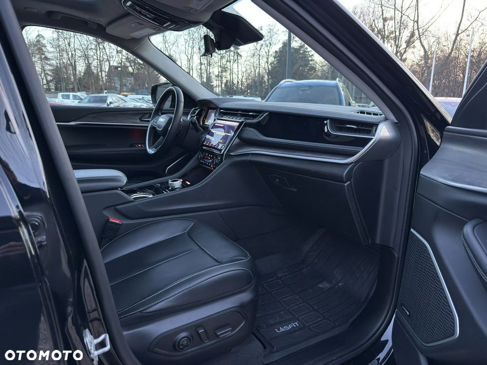 Jeep Grand Cherokee - 19