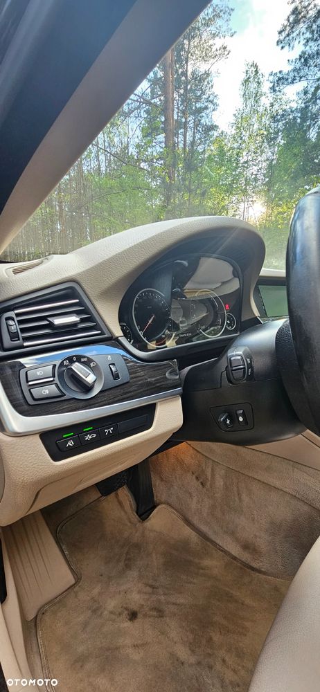 BMW Seria 5 528i xDrive Luxury Line - 21