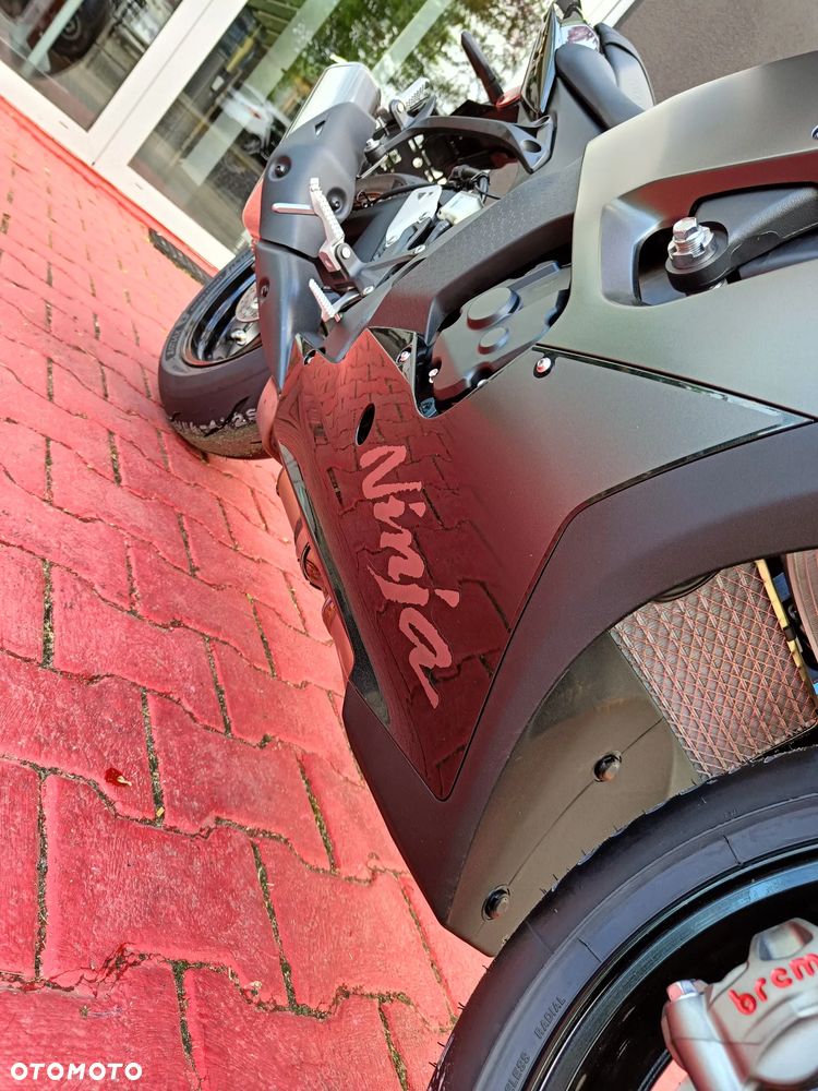 Kawasaki Ninja - 25