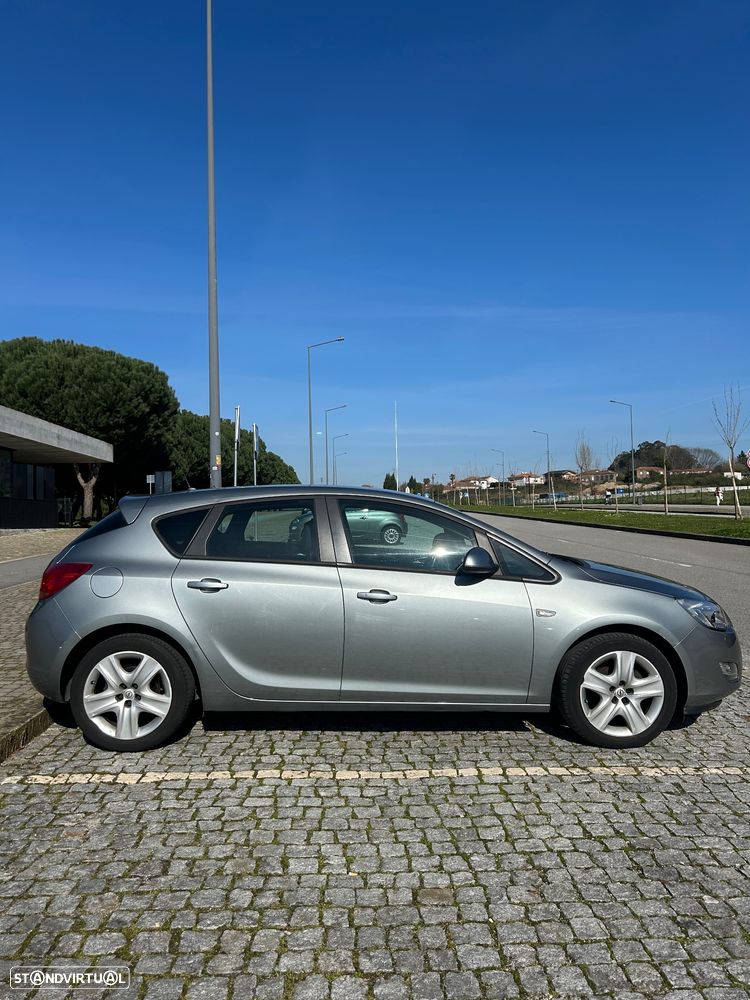 Opel Astra 1.3 CDTI Cosmo - 2