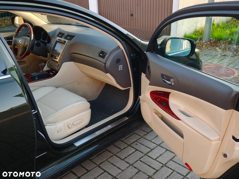 Lexus GS 450h Prestige + - 24