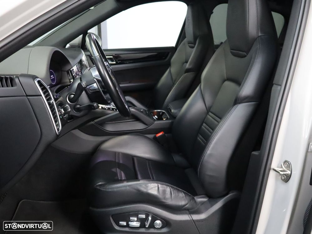 Porsche Cayenne Coupé E-Hybrid - 11
