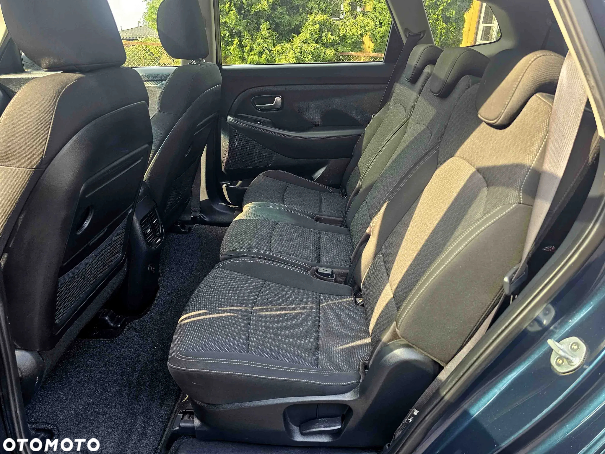Kia Carens 1.7 CRDi M 7os - 15