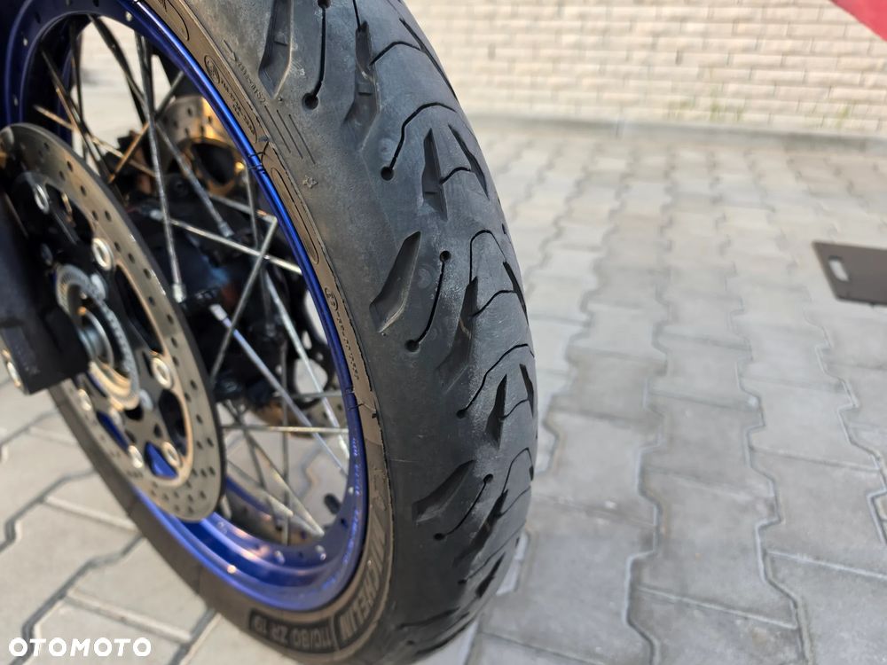 Suzuki V-STROM - 18