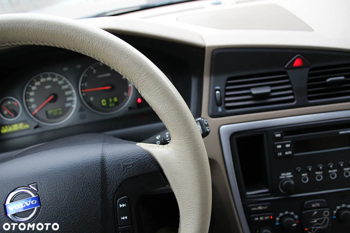 Volvo XC 70 D5 AWD Momentum - 31