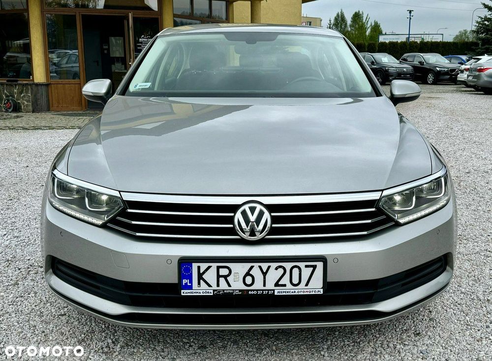 Volkswagen Passat - 8