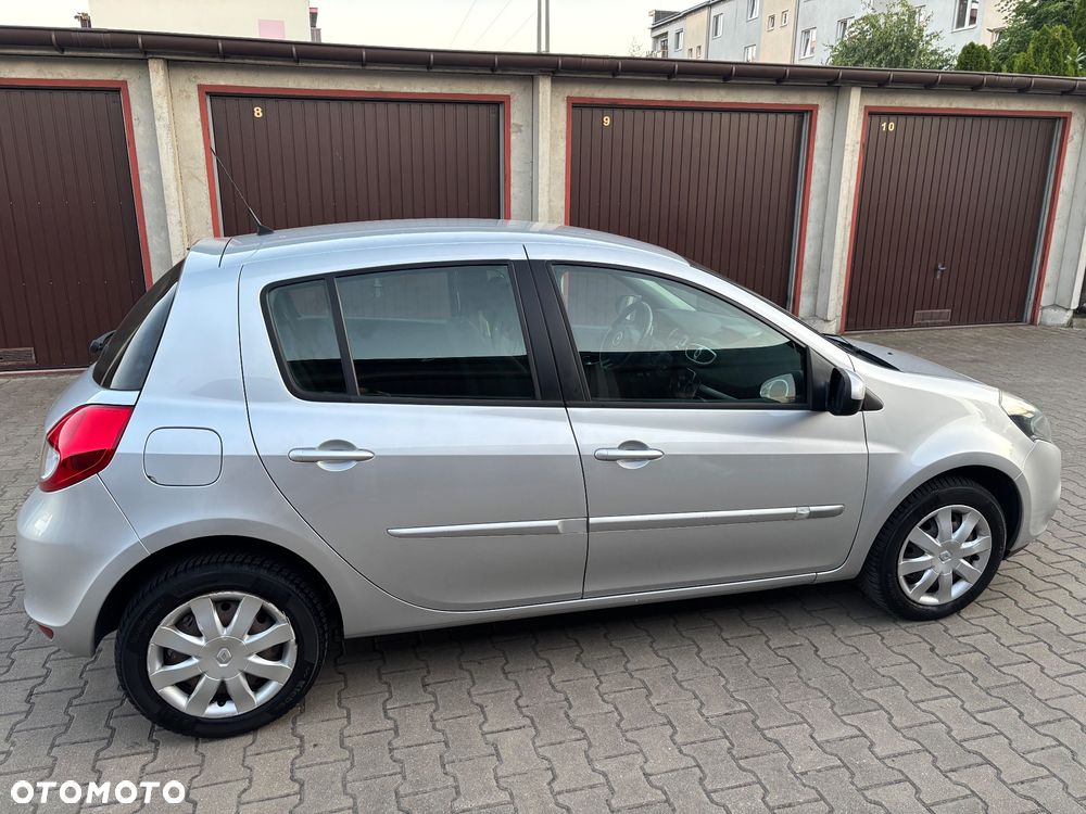 Renault Clio 1.2 16V TCE Alize Euro5 - 9