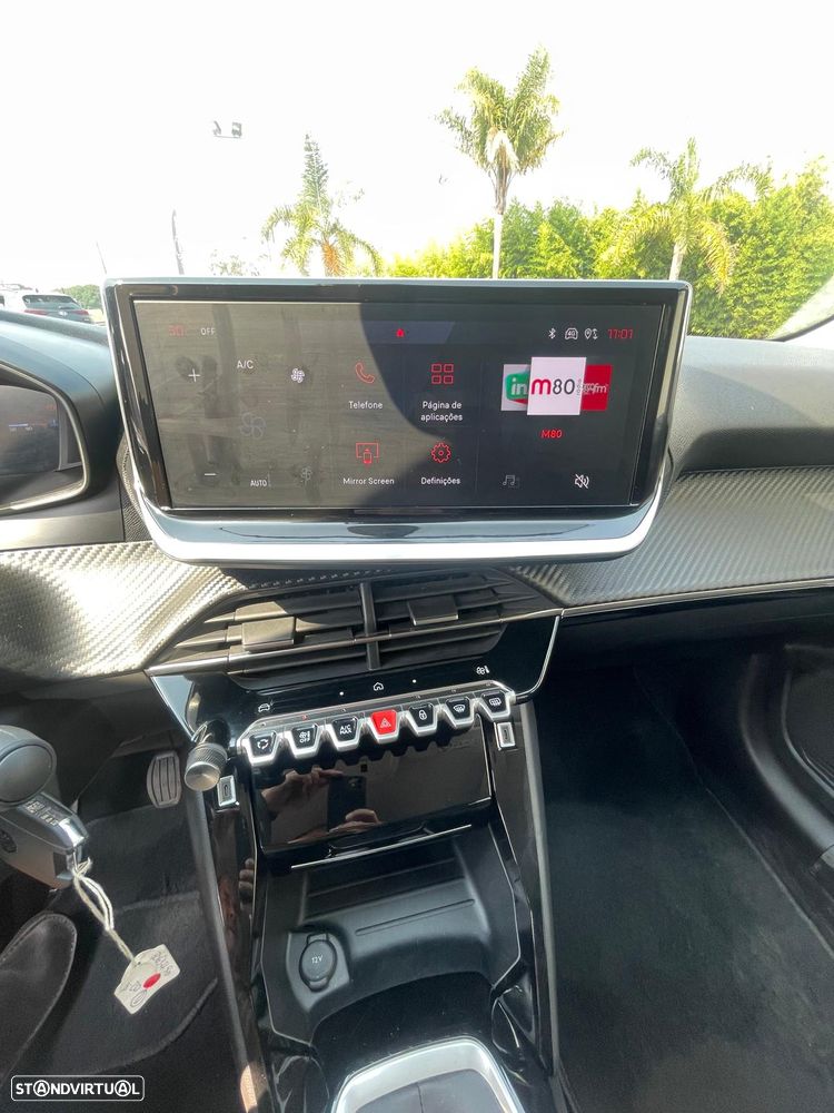 Peugeot 208 ver-1-2-puretech-allure - 18