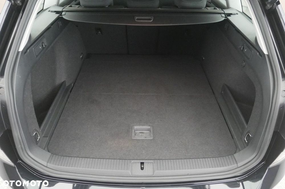 Volkswagen Passat Variant 2.0 TSI Business DSG - 16