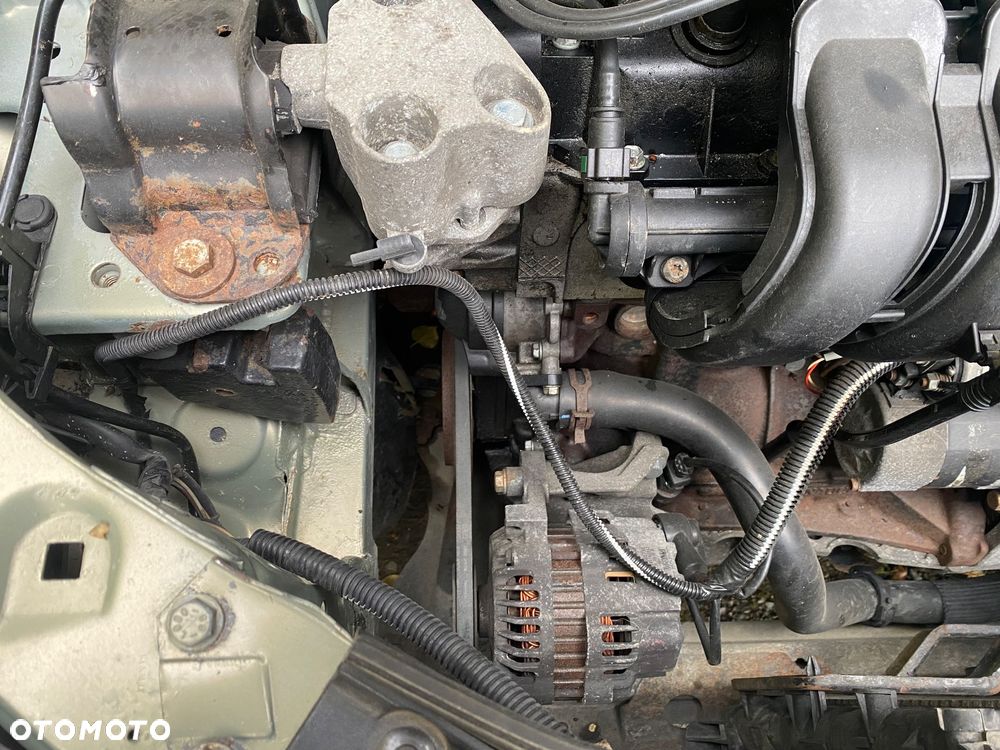 Renault Clio 1.2 16V Authentique - 9