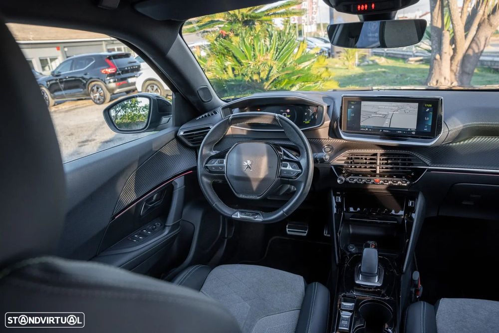 Peugeot e-2008 50 kWh GT - 8