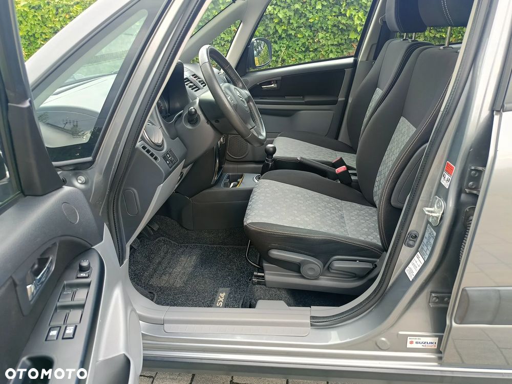 Suzuki SX4 1.6 Comfort Plus - 15