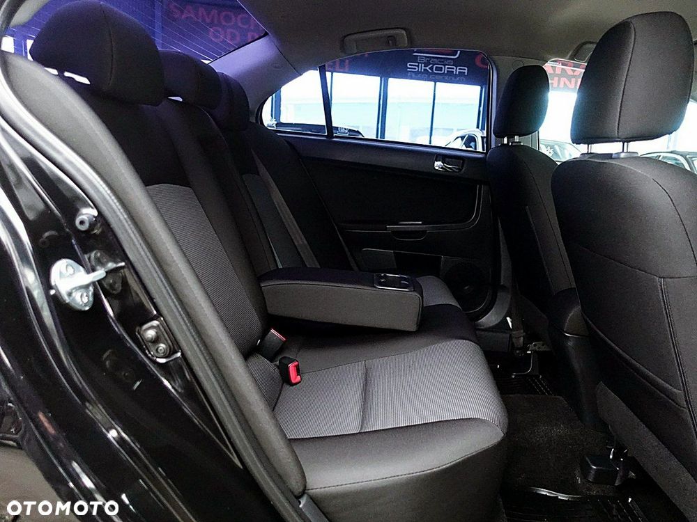 Mitsubishi Lancer - 13