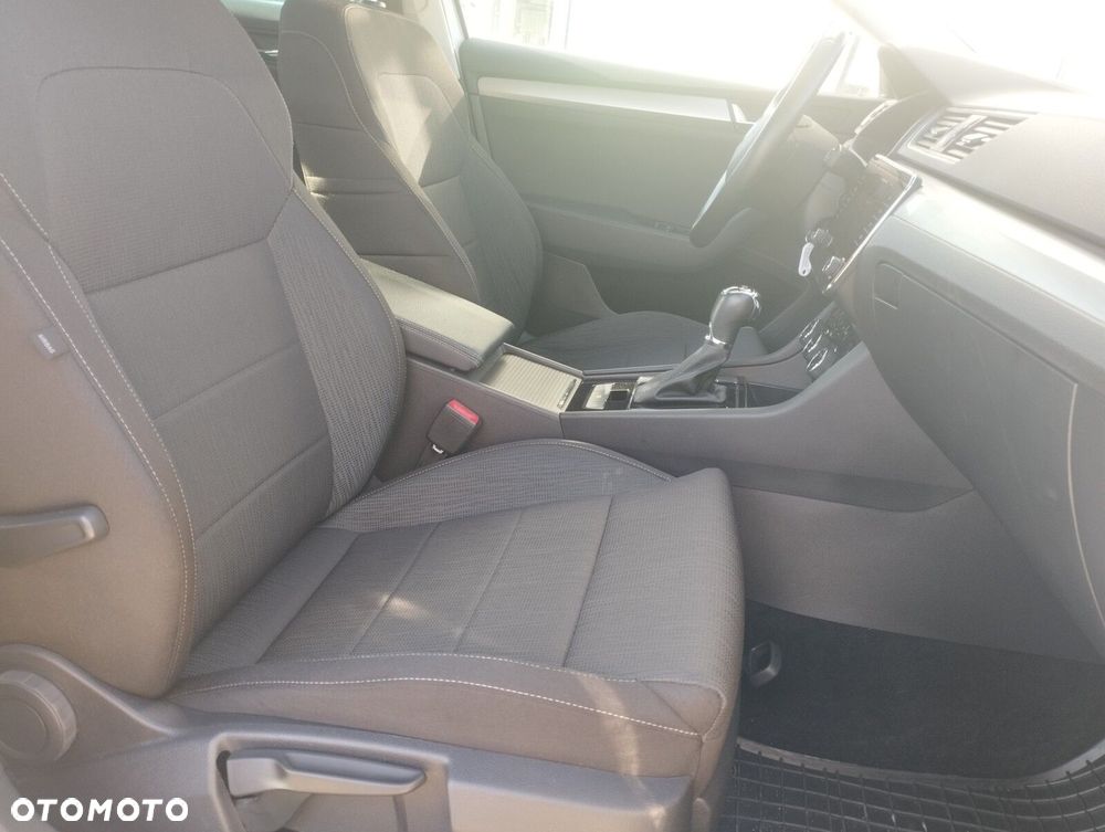 Skoda Superb 2.0 TDI SCR Style DSG - 24