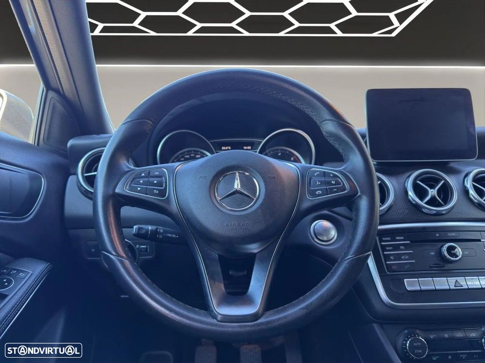 Mercedes-Benz GLA 180 CDi Urban - 11