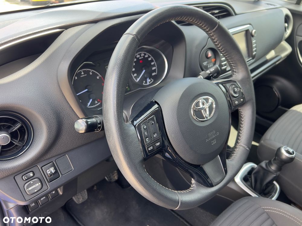 Toyota Yaris 1.0 Premium EU6 - 16