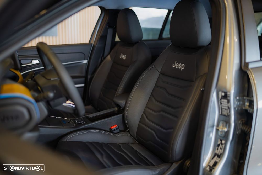 Jeep Avenger Summit - 4
