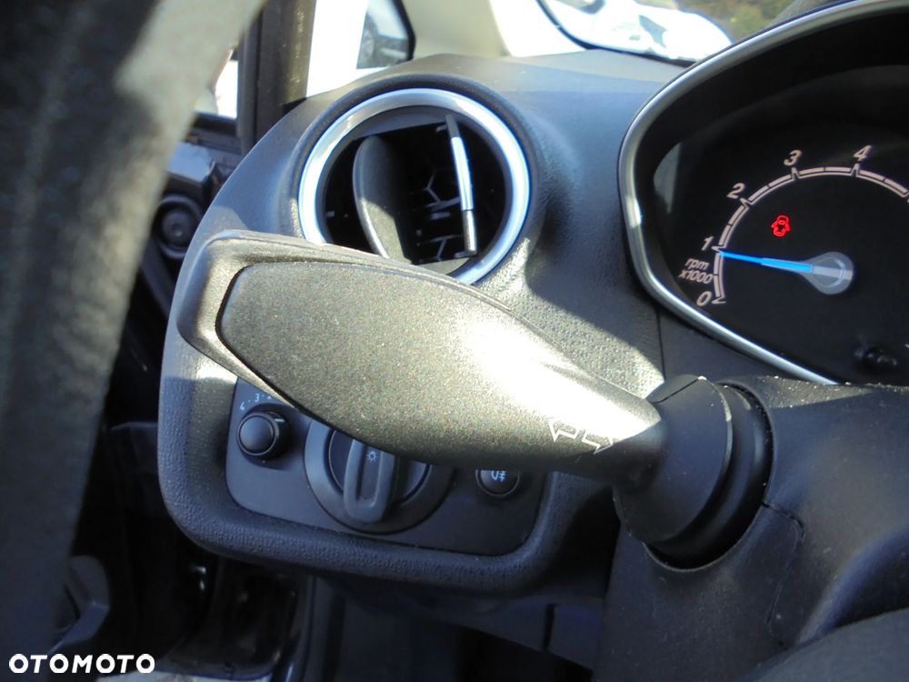 Ford Fiesta 1.25 Ambiente - 19