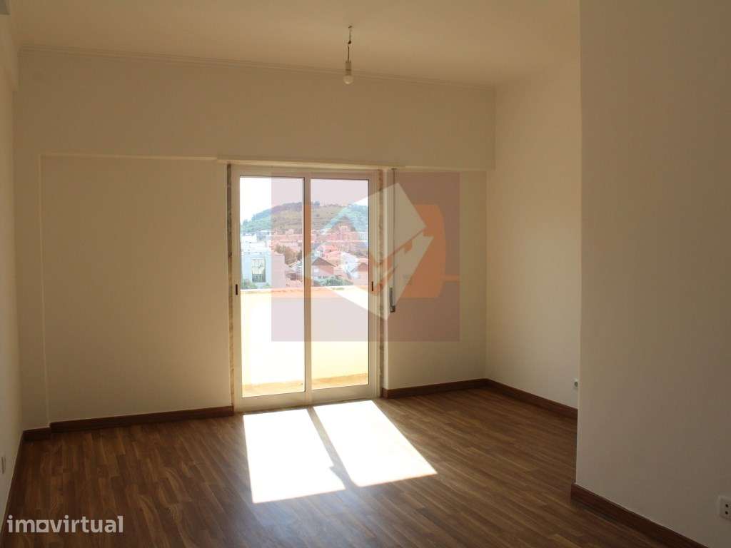 Apartamento T2 para arrendar em Caneças - Grande imagem: 3/18