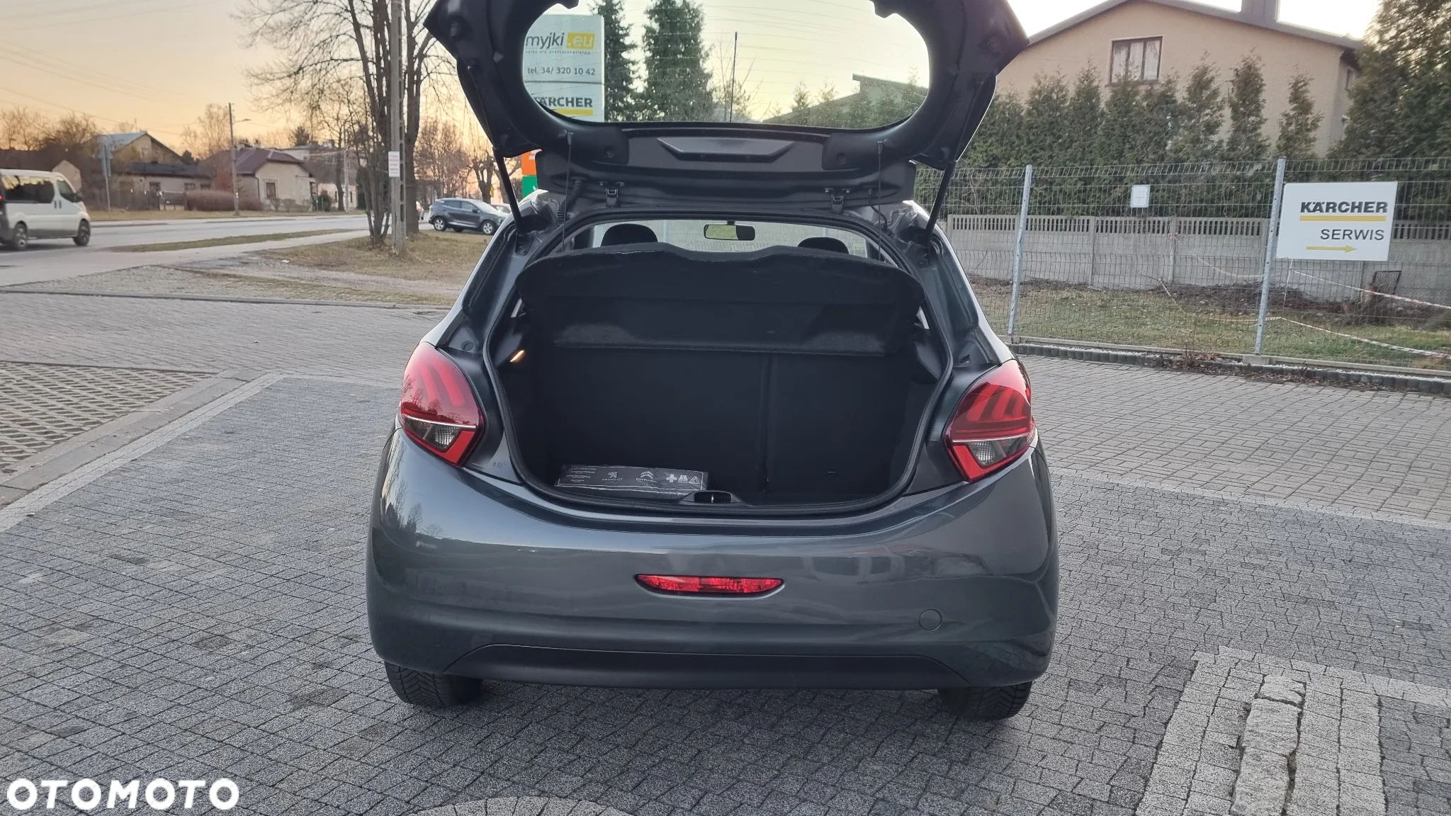 Peugeot 208 - 7