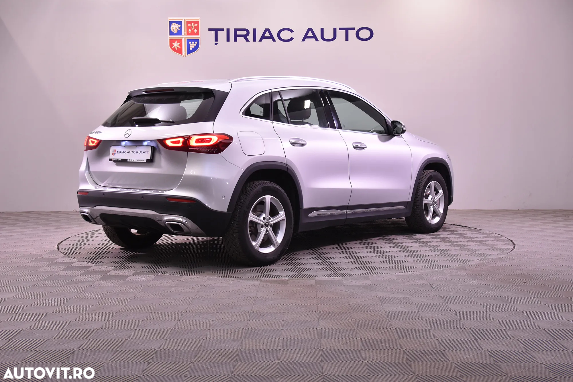 Mercedes-Benz GLA 250 e - 5