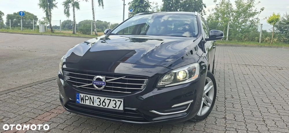 Volvo V60 D6 AWD Plug-in Hybrid Summum - 24
