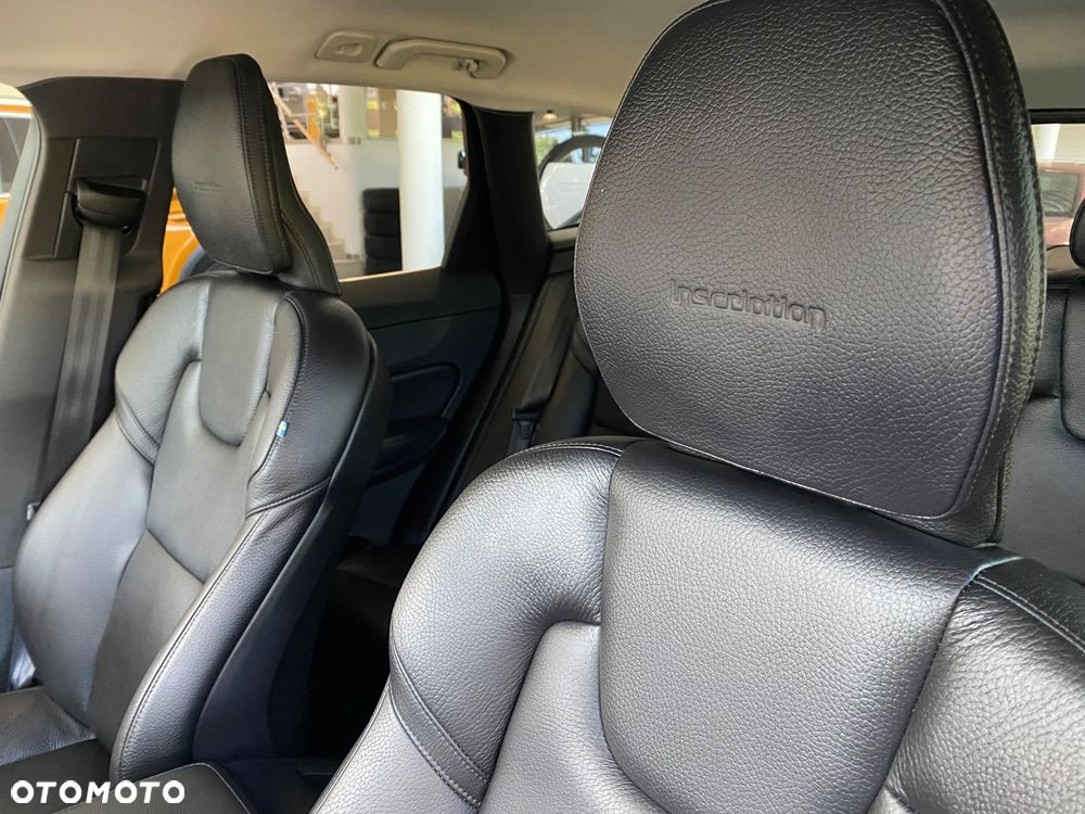Volvo XC 60 B4 D AWD Inscription - 22